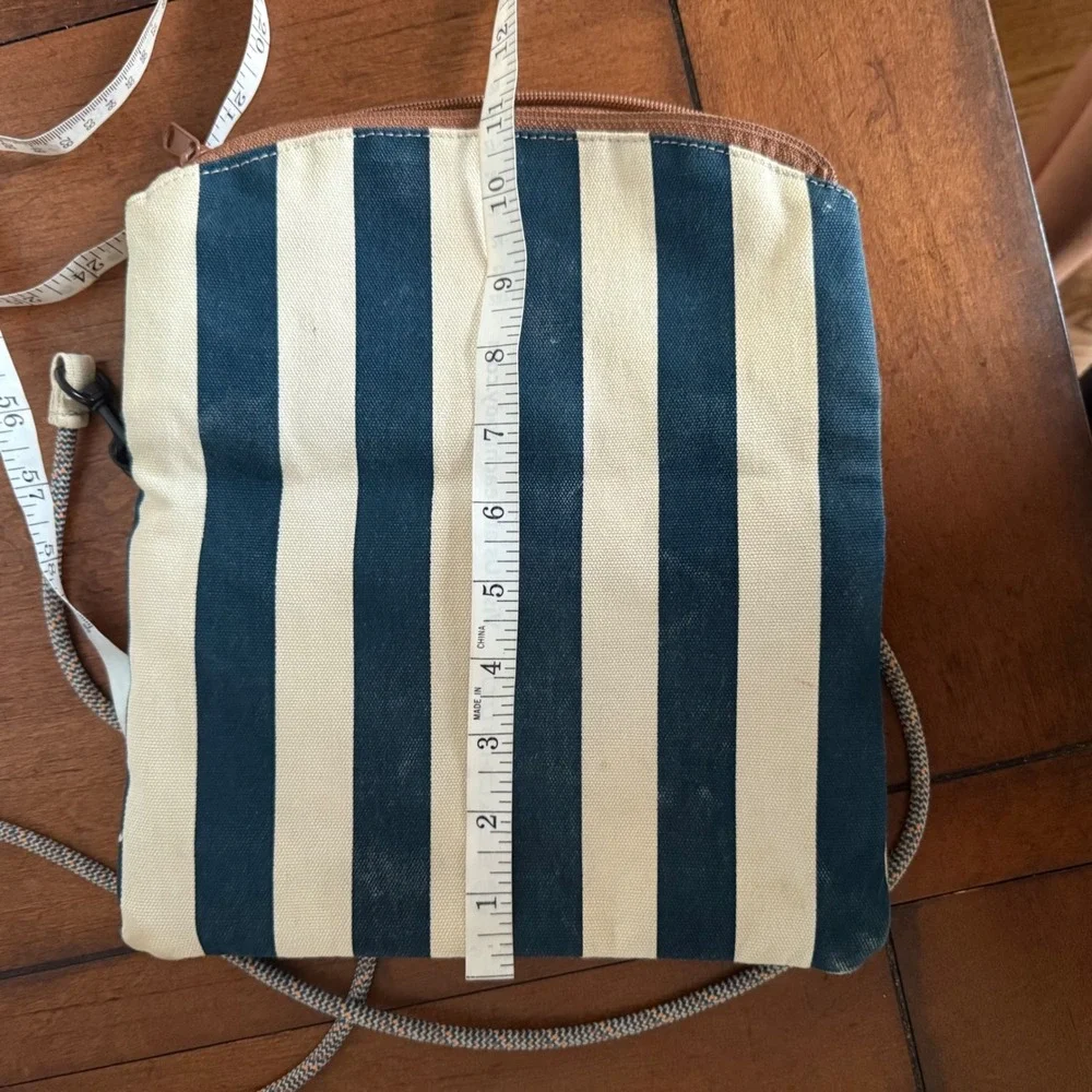 Kavu canvas crossbody